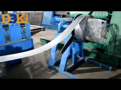 Máquina para formar rollos de canales CU